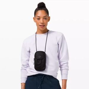 lululemon take it on pouch guc black 4x8 inches